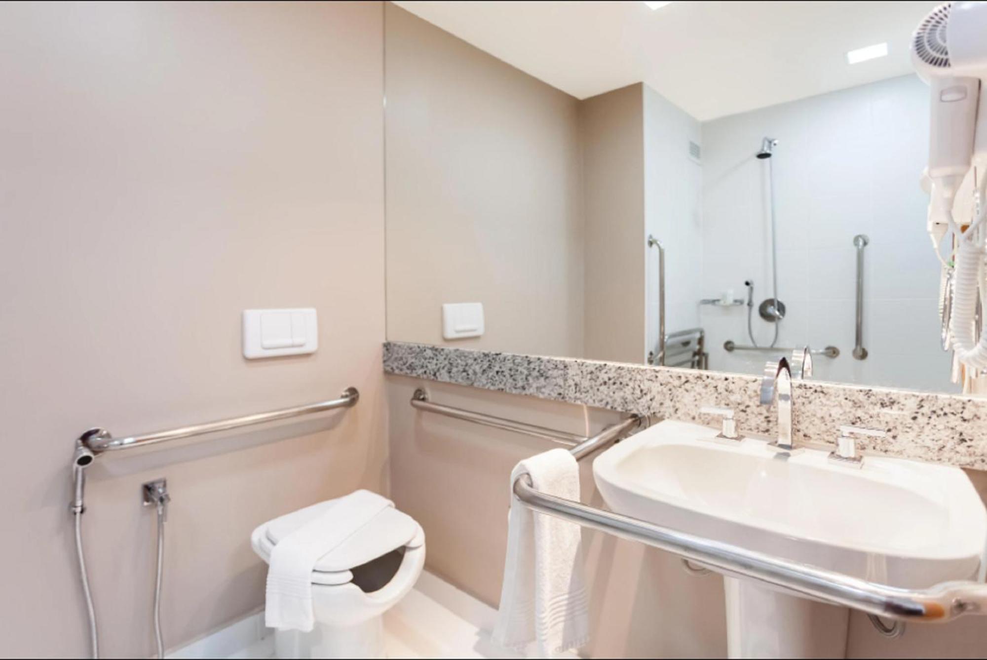 Quarto Duplo Superior Acessível para Hóspedes com Mobilidade Reduzida - Não Fumantes