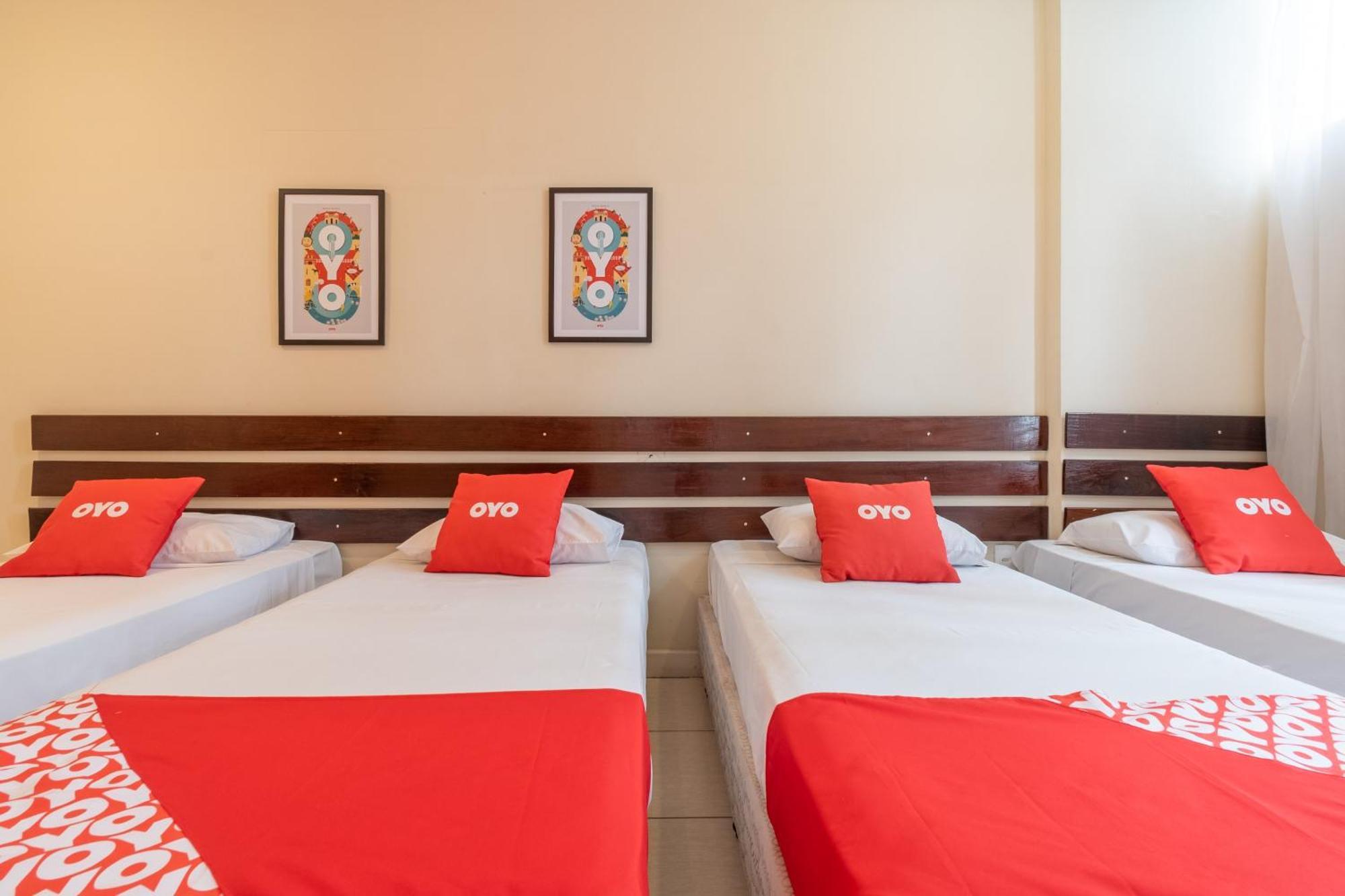 Quadruple Room (4 Single Beds)