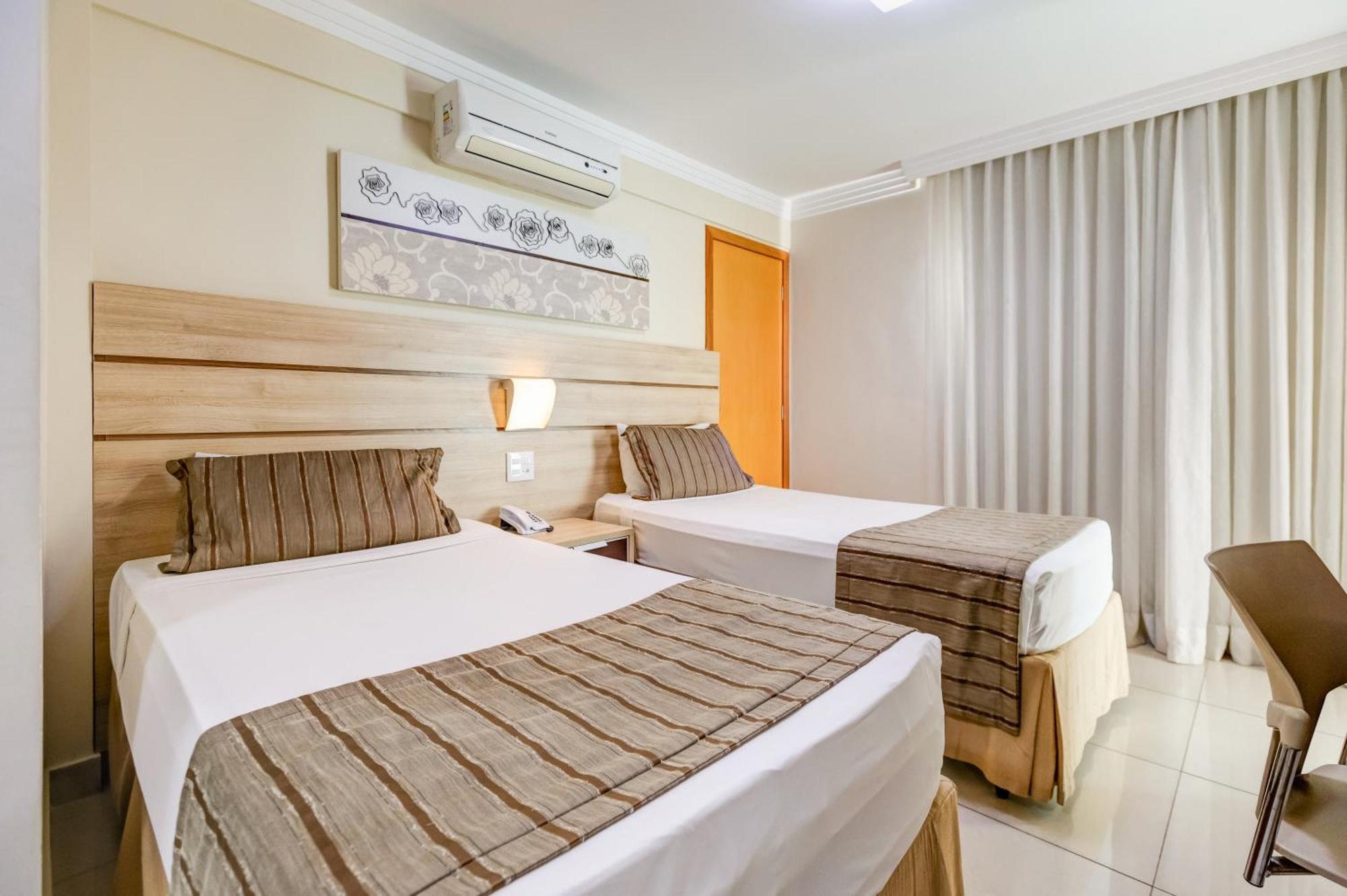 Quarto Luxo com 2 Camas de Solteiro