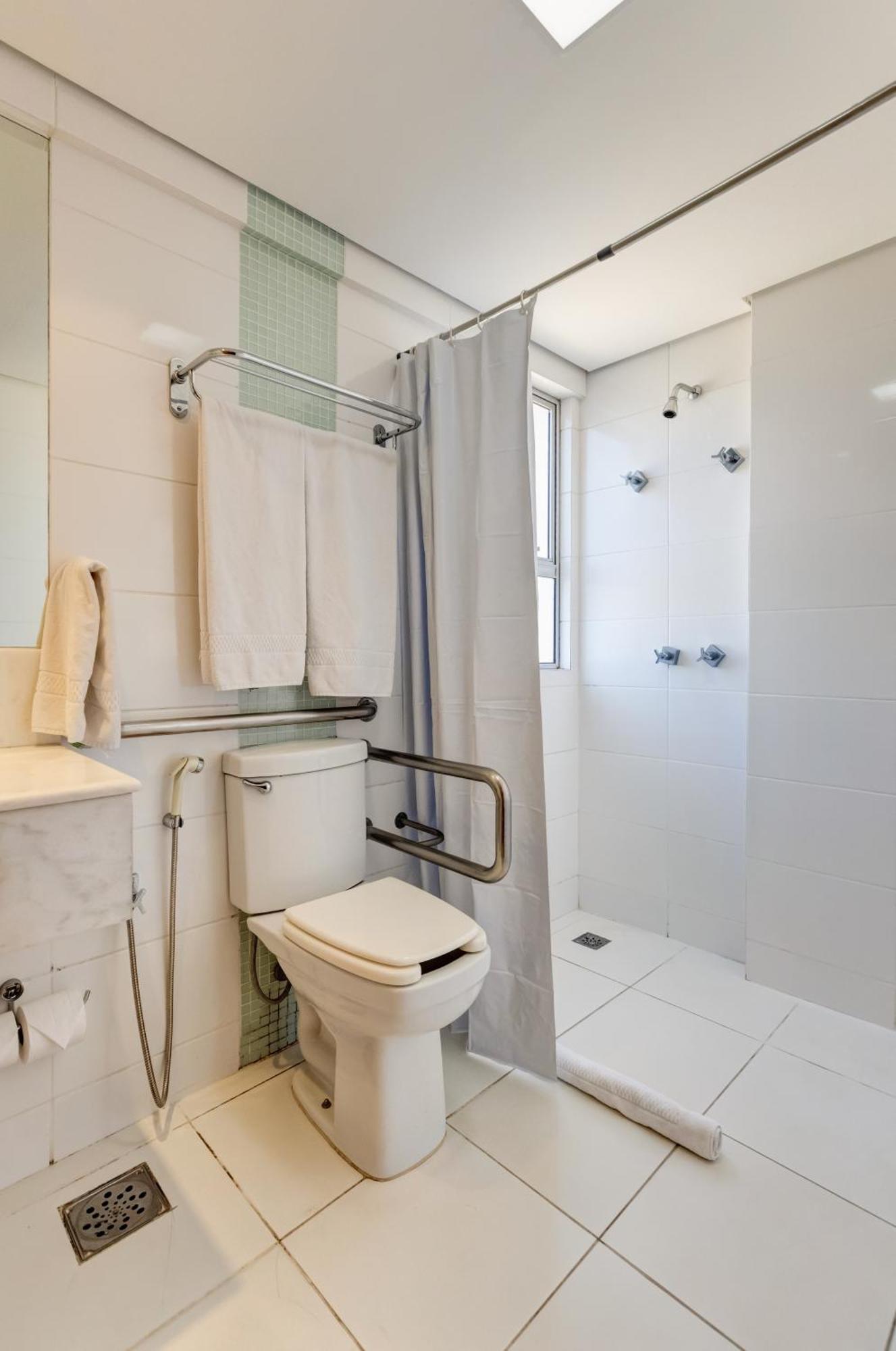 Quarto com 2 Camas de Solteiro - Acesso para Hóspedes com Mobilidade Reduzida