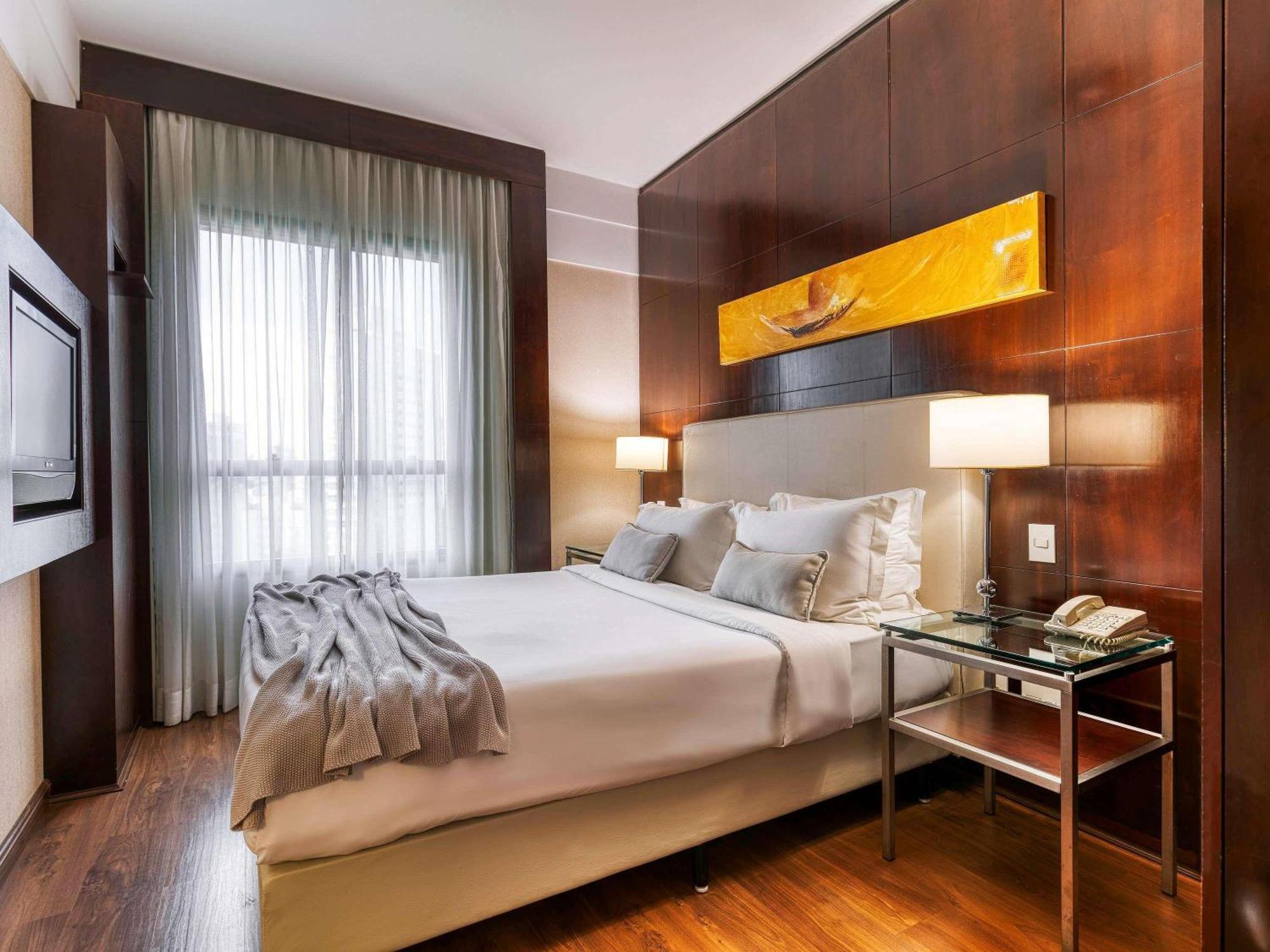 Junior Suite Queen Bed Sofa Bed,1765183931:JPEG